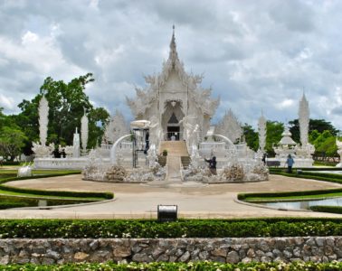 white temple chiang rai thailand article